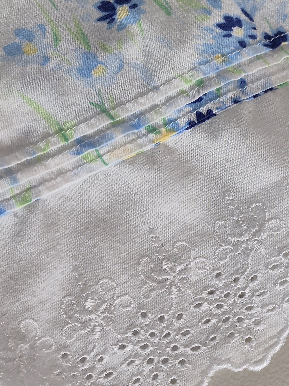 Eileen West "Ditsy" Floral Sleevelees Short Cotton Lawn Nightgown - Picture 12 of 12